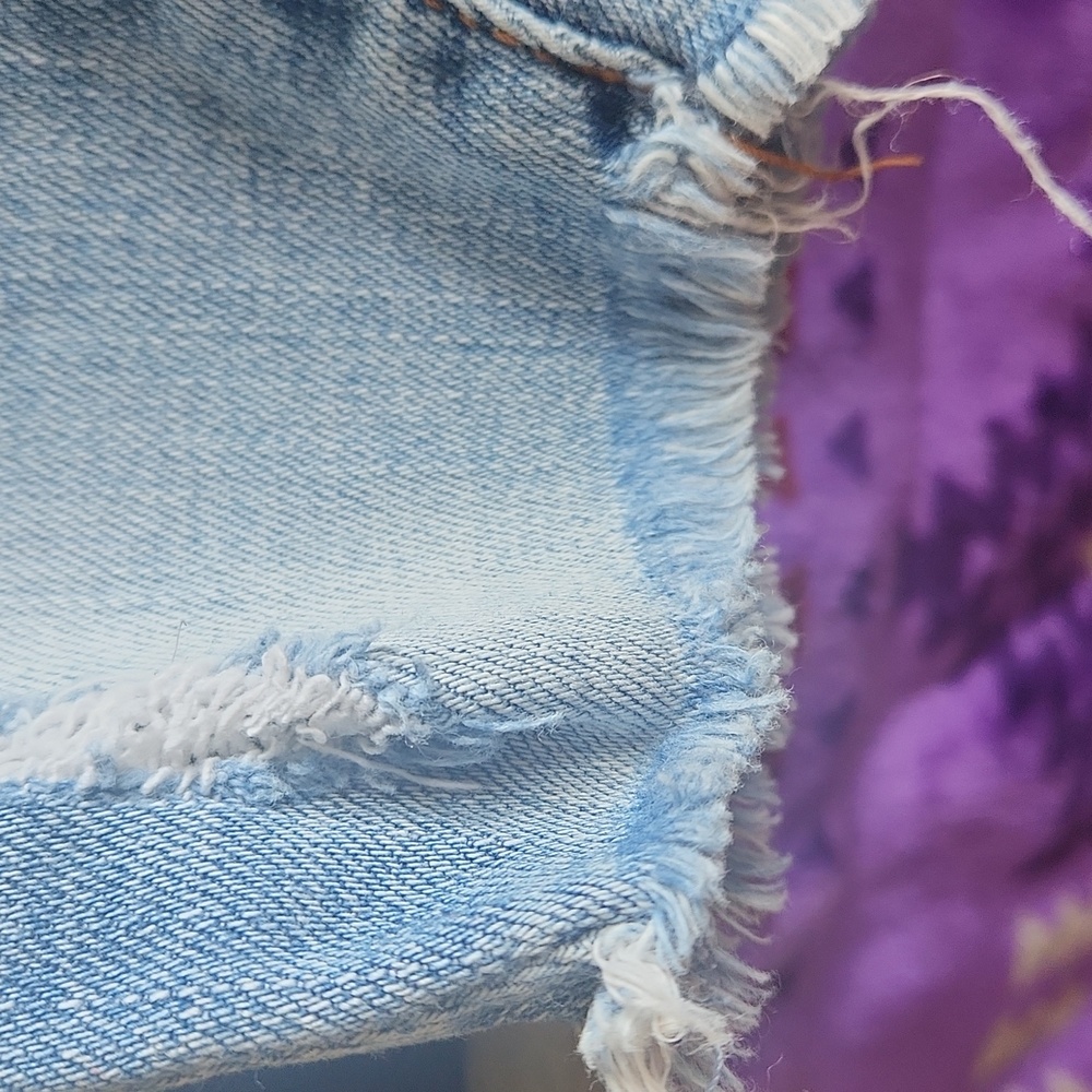 Cello Light Blue Distressed Cropped Ankle Jeans Size 7 - Picture 13 of 15
